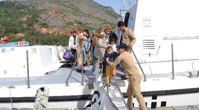 Mersin&#039;de 250 göçmen yakalandı