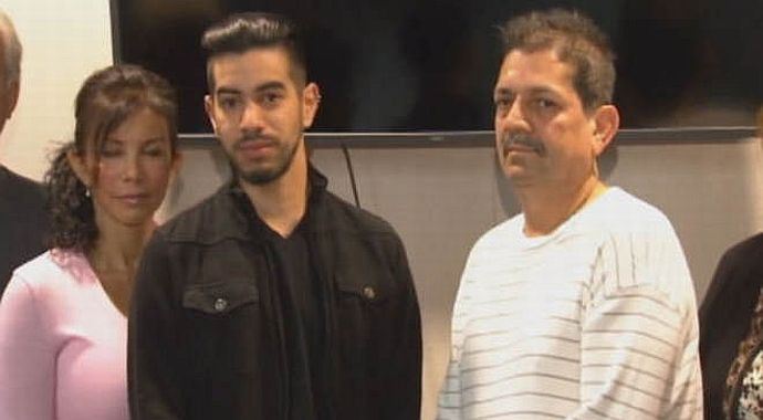 Yıllarca kendisini çöpe atan annesini aradı Yıllarca kendisini çöpe atan annesini aradı