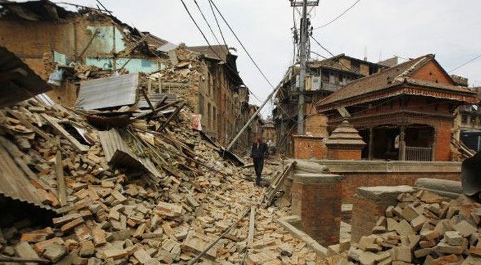 Nepal'de ölü sayısı 10 bini aşabilir Nepal'de ölü sayısı 10 bini aşabilir