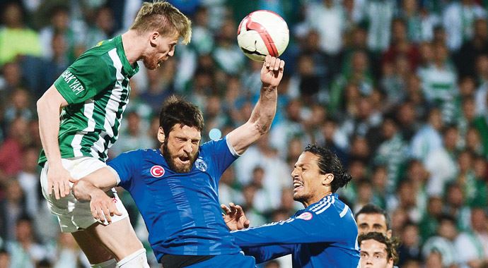 Fenerbahçe kupa yarı finalinde Bursaspor&#039;u yenerek final kapısını araladı