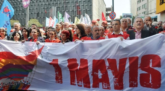 DİSK, '1 Mayıs'ta Taksim'deyiz' DİSK, '1 Mayıs'ta Taksim'deyiz'