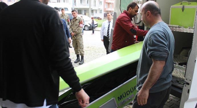 Astsubay evinde ölü bulundu
