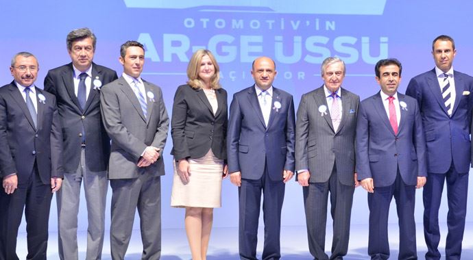 Ford, dünyaya motor  ve otomobil tasarlayacak