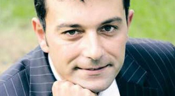 Arka Sokaklar'a usta oyuncu Arka Sokaklar'a usta oyuncu