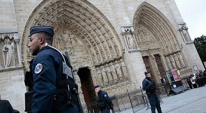 Almanya'da terör saldırısına hazırlanan iki Türk tutuklandı Almanya'da terör saldırısına hazırlanan iki Türk tutuklandı