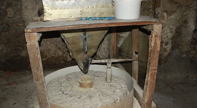 Podgoritsa'nın 'son' su değirmeni zamana meydan okuyor Podgoritsa'nın 'son' su değirmeni zamana meydan okuyor