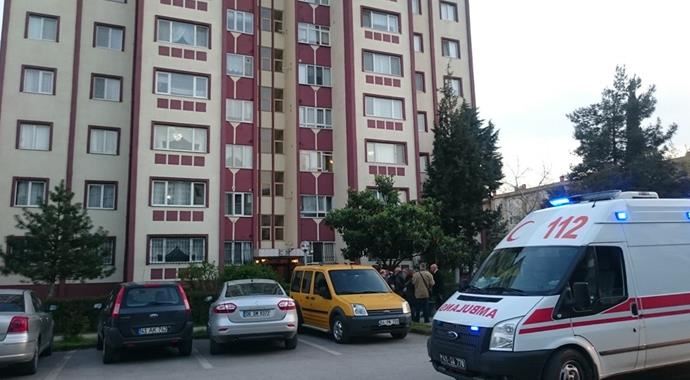 Emekli doktor evinde ölü bulundu Emekli doktor evinde ölü bulundu