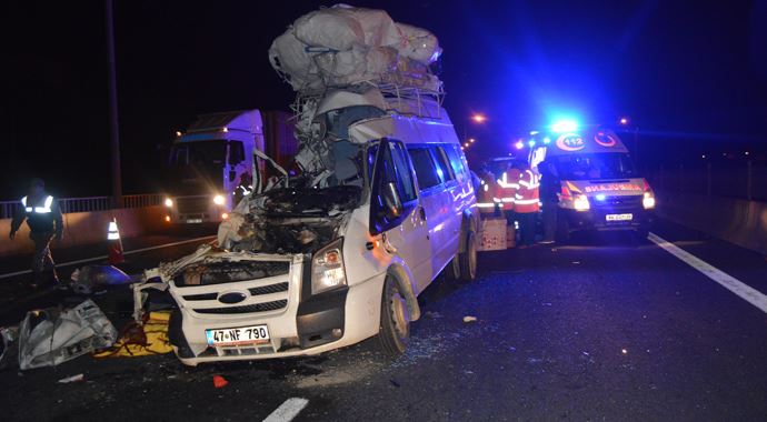 Düğün dönüşü katliam gibi kaza, 7 ölü 10 da yaralı var
