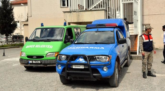 Osmaniye'de cinnet: Eşini ve babasını öldürüp intihar etti Osmaniye'de cinnet: Eşini ve babasını öldürüp intihar etti