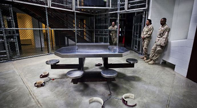 Eski Guantanamo tutsağı gözaltında Eski Guantanamo tutsağı gözaltında