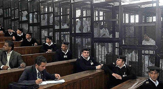 Mısır&#039;da 379 darbe karşıtı, ceza mahkemesine sevk edildi