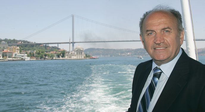 Kadir Topbaş'tan IŞİD'le ortak mücadele çağrısı Kadir Topbaş'tan IŞİD'le ortak mücadele çağrısı