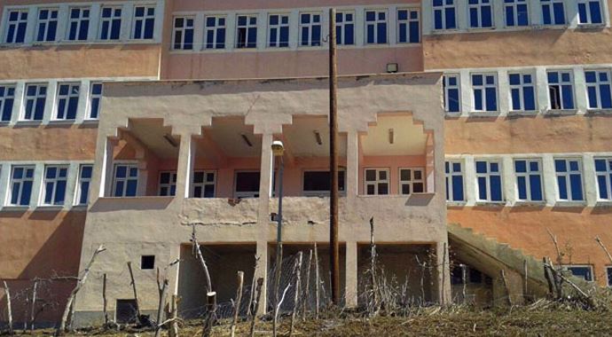 Bu okul perişan halde Bu okul perişan halde