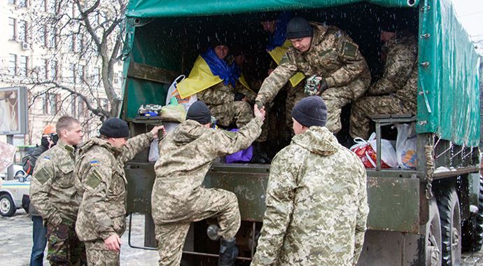 Ukrayna'da ayrılıkçıların esir tuttuğu bazı askerleri öldürdüğü iddia edildi Ukrayna'da ayrılıkçıların esir tuttuğu bazı askerleri öldürdüğü iddia edildi