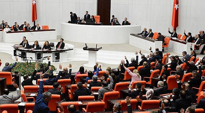 Akil İnsanlar Meclis yolunda