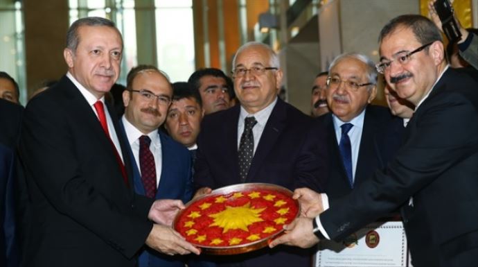 Erdoğan'a forslu baklava sürprizi Erdoğan'a forslu baklava sürprizi