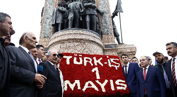 Türk-İş'ten Taksim Anıtı'na çelenk