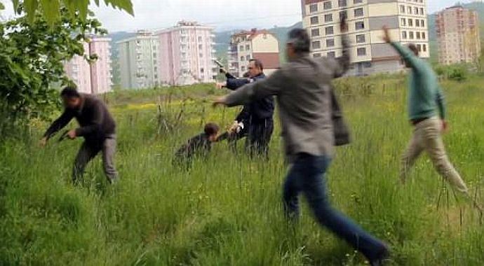 Kuyumcudan altın çalıp kaçanlar yakalandı