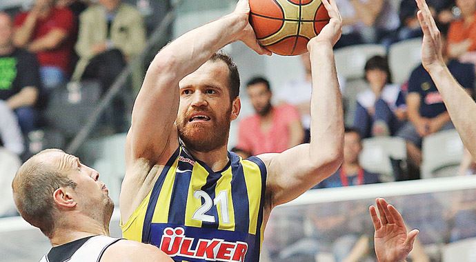 Fenerbahçe Ülker Beşiktaş'ı Play-Off dışına itti Fenerbahçe Ülker Beşiktaş'ı Play-Off dışına itti