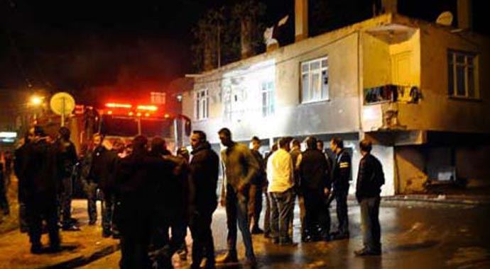 İstanbul'da olaylı gece, tehlikeli gerginliğe çevik kuvvet mü İstanbul'da olaylı gece, tehlikeli gerginliğe çevik kuvvet mü