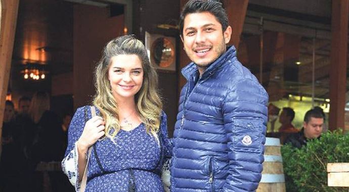 Pelin Karahan 5 ay sonra ilk kez oğlunu gösterdi Pelin Karahan 5 ay sonra ilk kez oğlunu gösterdi