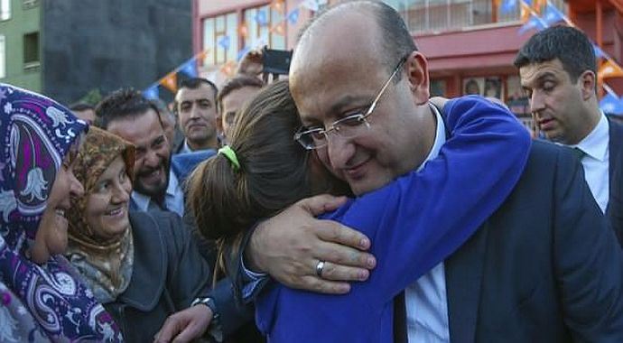 Yalçın Akdoğan: Bu gemiyi batırma projesidir Yalçın Akdoğan: Bu gemiyi batırma projesidir