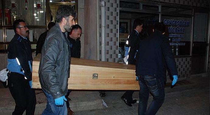 Kahvede silahlar konuştu: 2 ölü, 3 yaralı