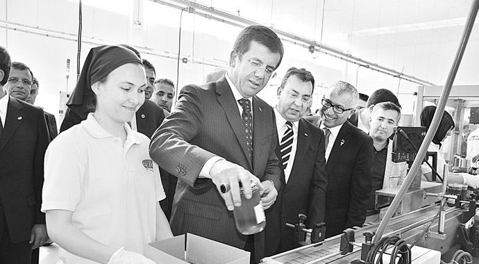 Zeybekçi müjde verdi: 'Devlet, bal ihracatını teşvikle büyütecek' Zeybekçi müjde verdi: 'Devlet, bal ihracatını teşvikle büyütecek'