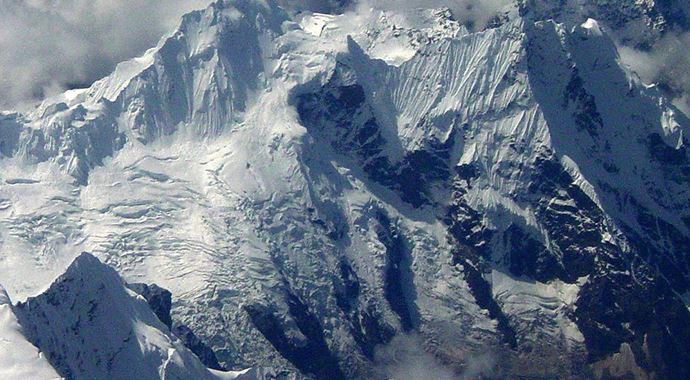 Himalayalar'ın deprem sonucu alçaldığı tespit edildi Himalayalar'ın deprem sonucu alçaldığı tespit edildi