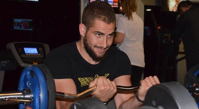 Arkadaşlarına dalga geçti o 6 ayda 54 kilo verdi!