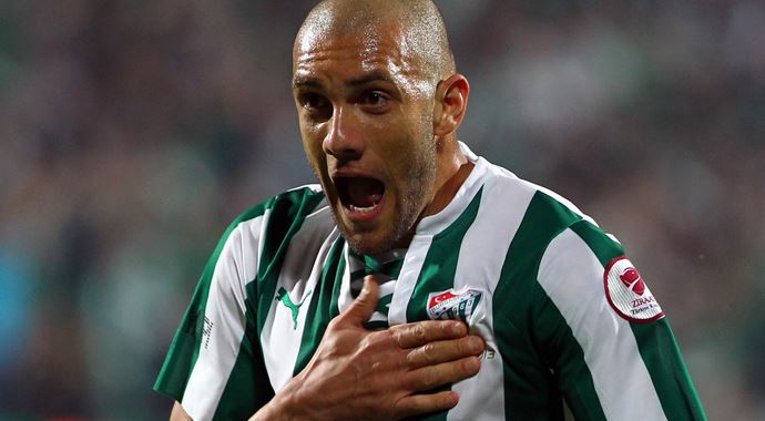 Fernandao gözünü Alex'in rekoruna dikti Fernandao gözünü Alex'in rekoruna dikti
