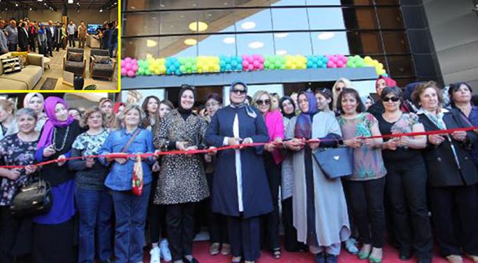 En büyük AVM'yi anneler açtı En büyük AVM'yi anneler açtı