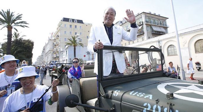 6 bin 400 çalışanını tatile götürdü 6 bin 400 çalışanını tatile götürdü