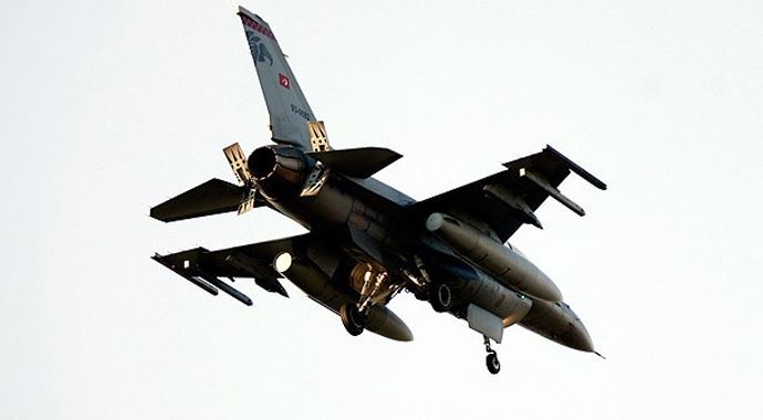 Türk jetlerine Suriye&#039;den taciz