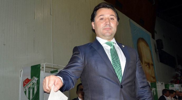 Bursaspor'un başkan adayı, adaylıktan çekildi Bursaspor'un başkan adayı, adaylıktan çekildi