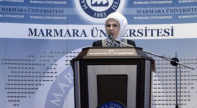 'Bitkilerle tedavi konusunda bilinçlenmeliyiz'