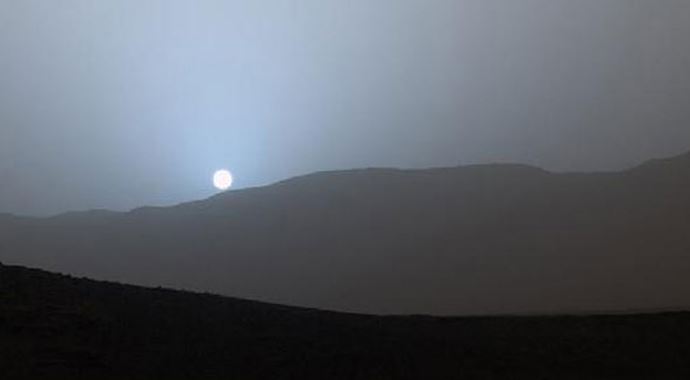 Mars'ta 'mavi günbatımı' görüntülendi