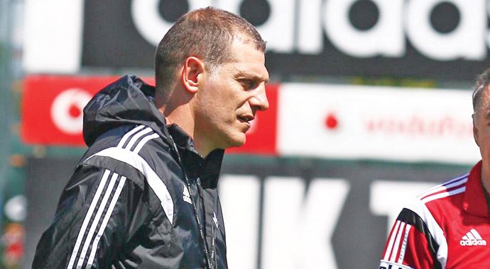 Slaven Bilic morali bozuk olan oyuncularına seslendi Slaven Bilic morali bozuk olan oyuncularına seslendi