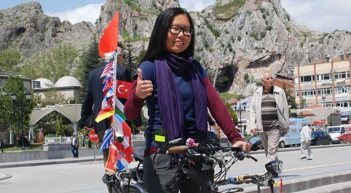 Bisikletle tek başına dünya turu yapan kadın Tokat&#039;ta