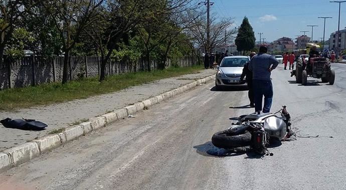 TIR'a çarpan motosikletli öldü TIR'a çarpan motosikletli öldü
