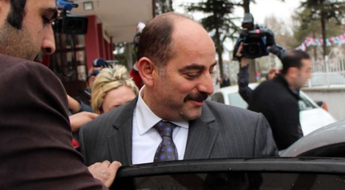İhraç edilen Zekeriya Öz'den çirkin tweet İhraç edilen Zekeriya Öz'den çirkin tweet