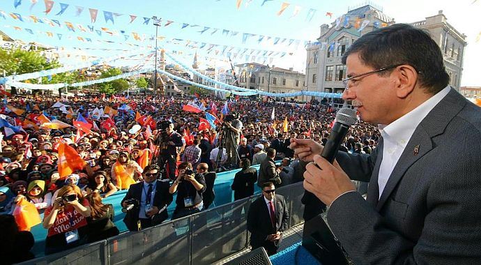 Başbakan Davutoğlu 'Kılıçdaroğlu bana 4 yıl verin diyor' Başbakan Davutoğlu 'Kılıçdaroğlu bana 4 yıl verin diyor'
