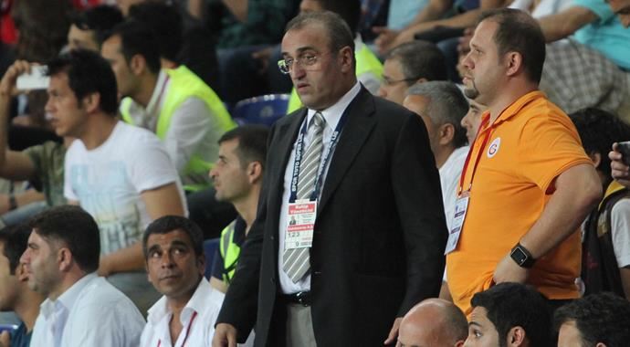 Albayrak'tan taraftara çağrı: 'Herkes işi gücü bıraksın ve...' Albayrak'tan taraftara çağrı: 'Herkes işi gücü bıraksın ve...'