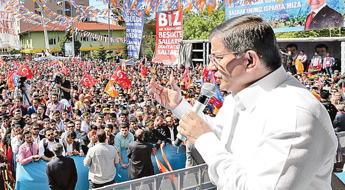 Davutoğlu&#039;ndan muhalefete: Gelin şu mücadeleyi edebimizle yapalım!