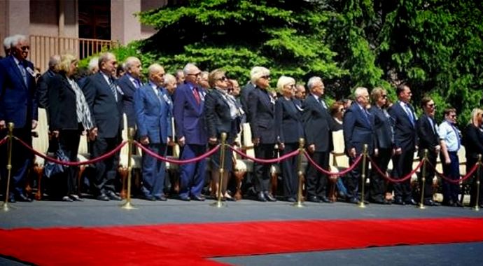 İşte Kenan Evren'in cenazesine katılan tek lider İşte Kenan Evren'in cenazesine katılan tek lider