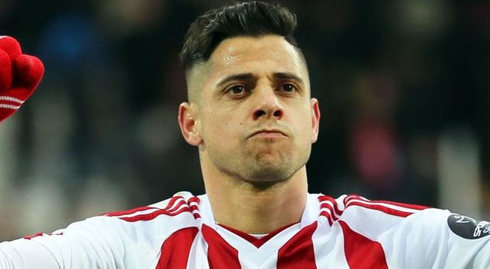 Cicinho Türkiye'nin en iyisi Cicinho Türkiye'nin en iyisi