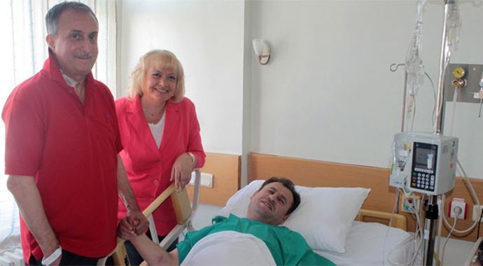 Hiç tanımadığı birine böbreğini verdi! Hiç tanımadığı birine böbreğini verdi!