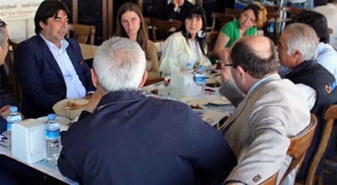 Foça'da 7 parti anlaştı Foça'da 7 parti anlaştı