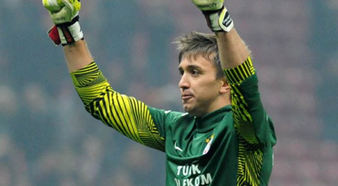 Muslera bunu da başardı Muslera bunu da başardı