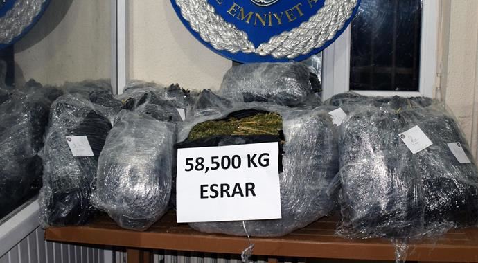Diyarbakır'da 58 kilo esrar yakalandı Diyarbakır'da 58 kilo esrar yakalandı